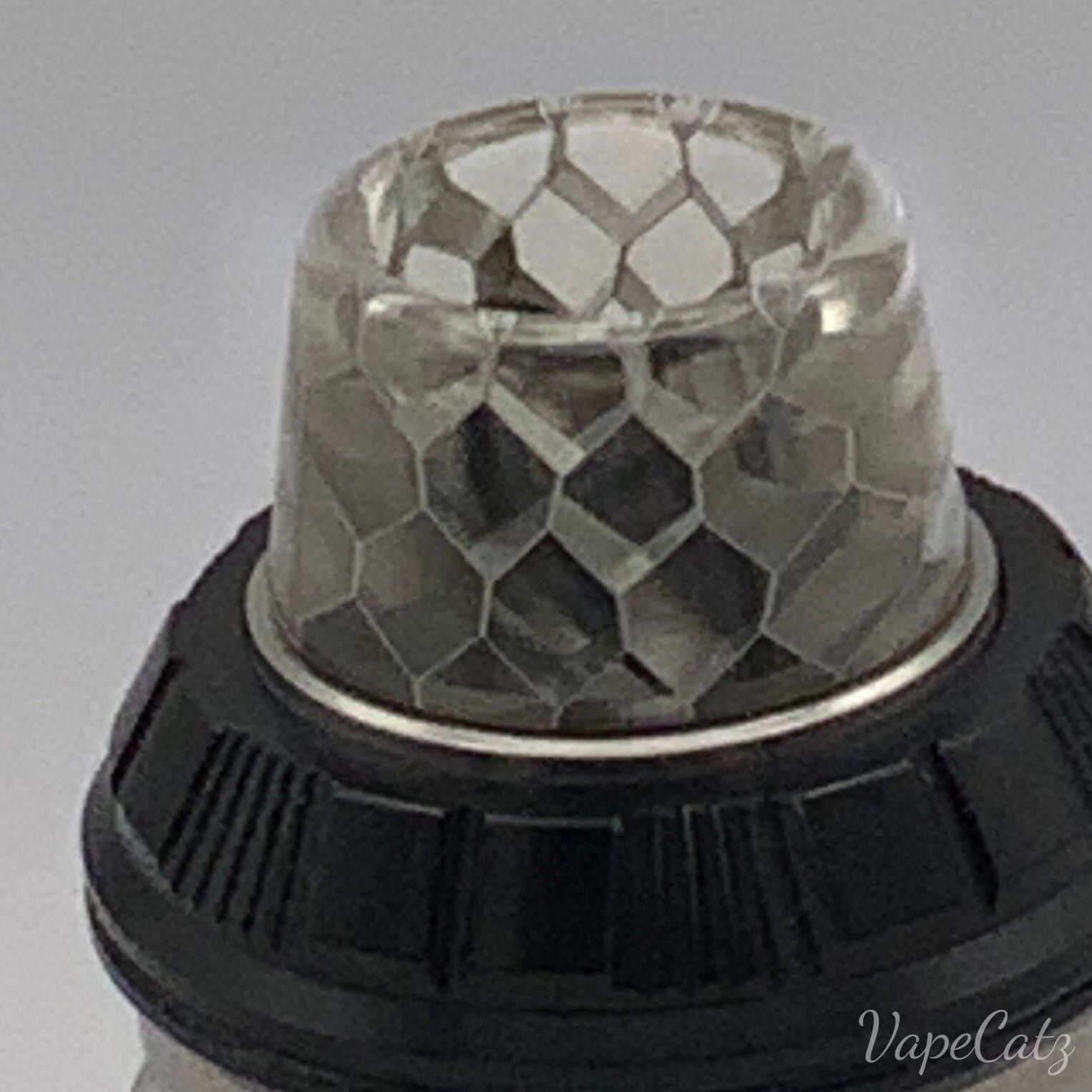 810 Short Resin Volcano Tip With Honeycomb Pattern CB9 Vape Accessories 810 Drip Tip Clear - Smokey